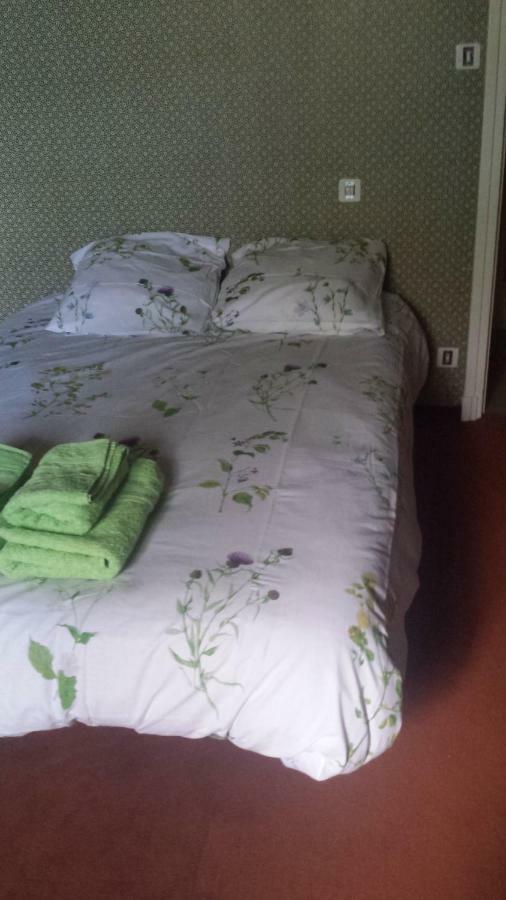 Le Curieux De Conques Bed & Breakfast Saint-Cyprien-sur-Dourdou ภายนอก รูปภาพ